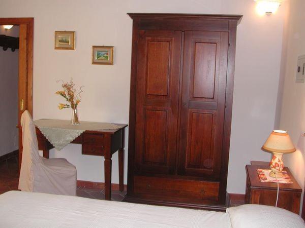Casale Il Colombaio Di Toiano Guest House Valli ภายนอก รูปภาพ