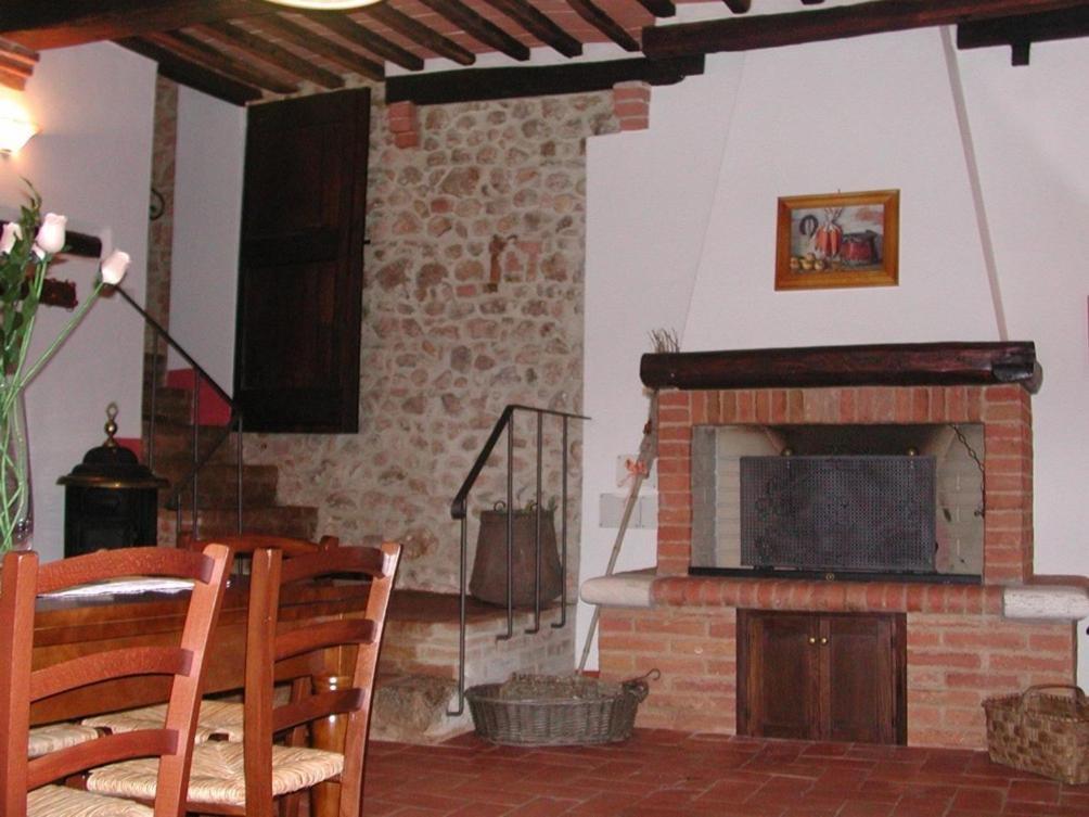 Casale Il Colombaio Di Toiano Guest House Valli ห้อง รูปภาพ