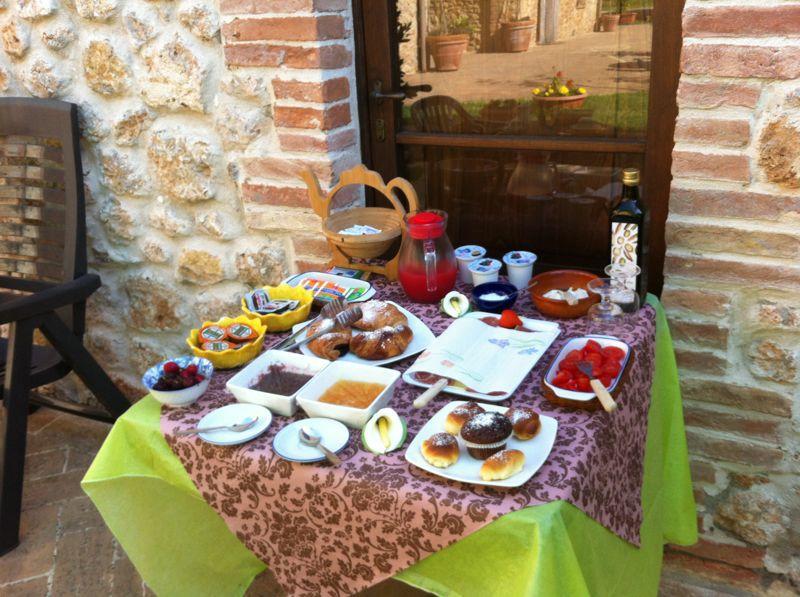 Casale Il Colombaio Di Toiano Guest House Valli ภายนอก รูปภาพ