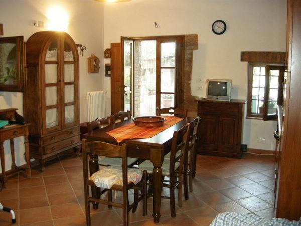 Casale Il Colombaio Di Toiano Guest House Valli ภายนอก รูปภาพ