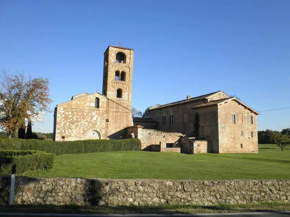 Casale Il Colombaio Di Toiano Guest House Valli ภายนอก รูปภาพ